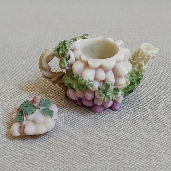 Miniature Tea Set Grape Teapot Bird Leaf Cups 7 Pieces Vintage - Picture 4 of 15